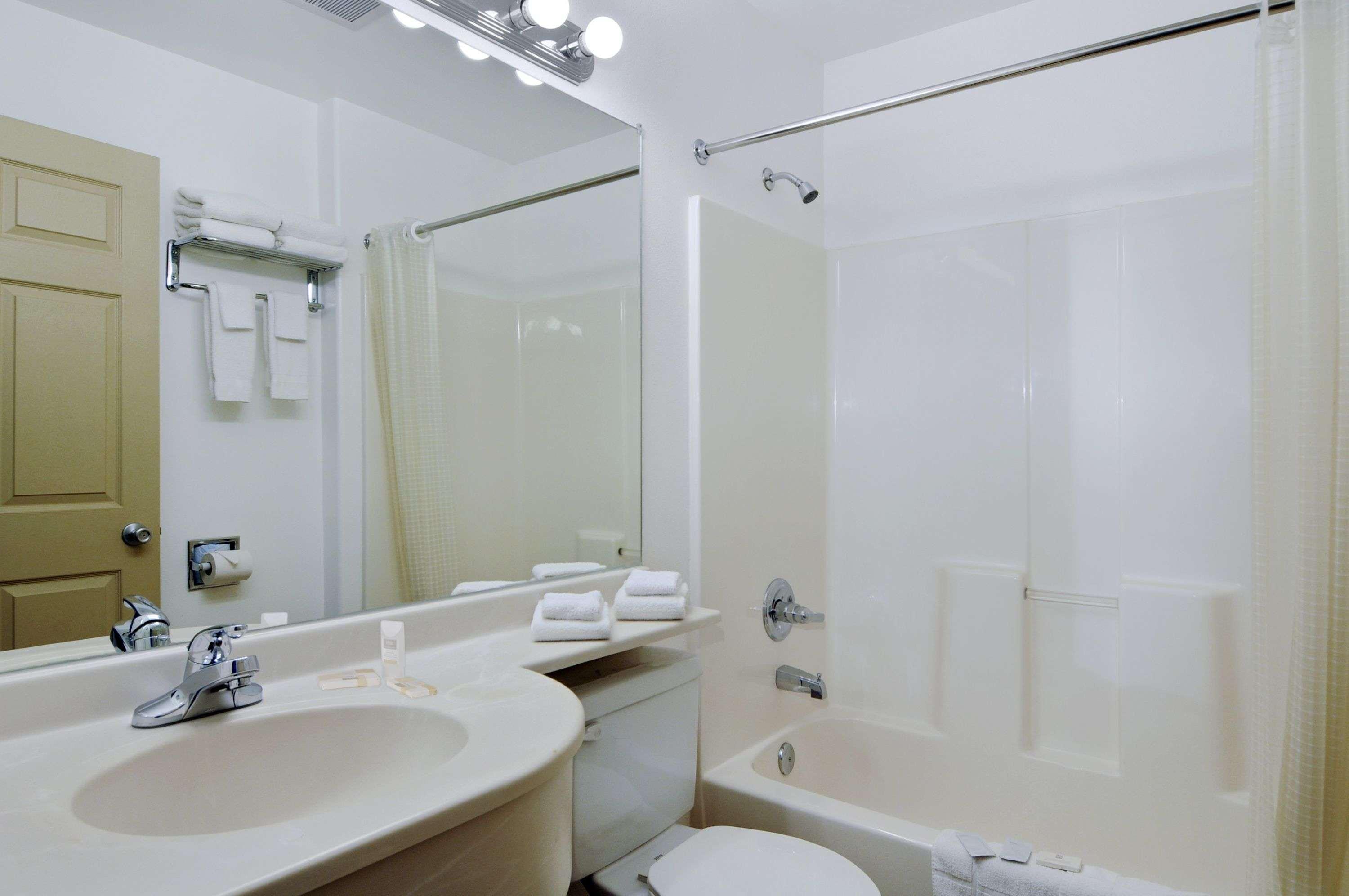 Eagle River Microtel Anchorage Room photo